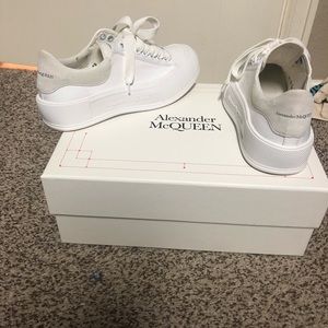 Alexander McQueen Plimsoll in optic white